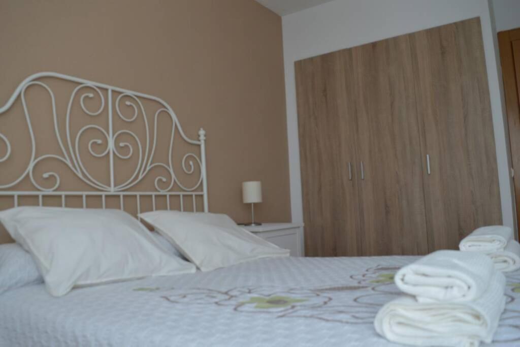 Apartamento Turistico Faro De Luno San Vicente De La Barquera Exteriör bild